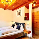 Ledererguetl - Jokercard & Parkplatz Inkl Bed and Breakfast