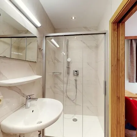 Bed & Breakfast Pension Ledererguetl - Jokercard & Parkplatz Inkl Saalbach-Hinterglemm