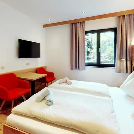 Pension Ledererguetl - Jokercard & Parkplatz Inkl Bed & Breakfast Saalbach-Hinterglemm