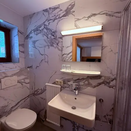 Bed & Breakfast Pension Ledererguetl - Jokercard & Parkplatz Inkl