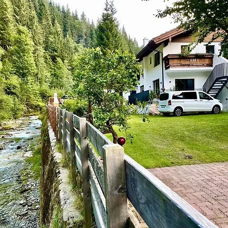 Bed & Breakfast Pension Ledererguetl - Jokercard & Parkplatz Inkl