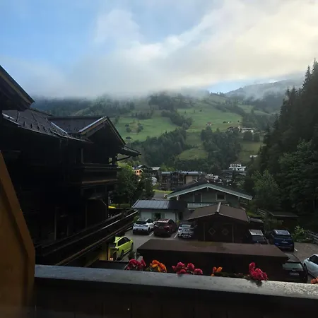 Frühstückspension Lederergütl Saalbach-Hinterglemm